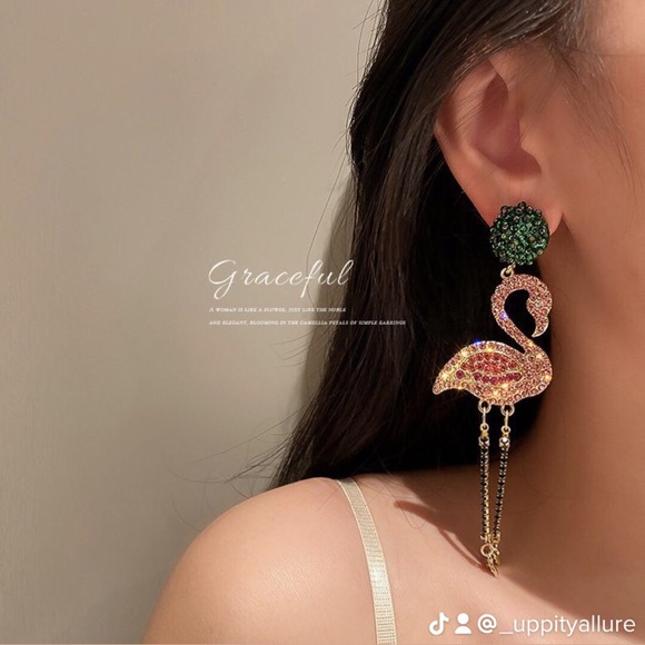 Beautiful long flamingo glam earrings - Picture 2 of 3